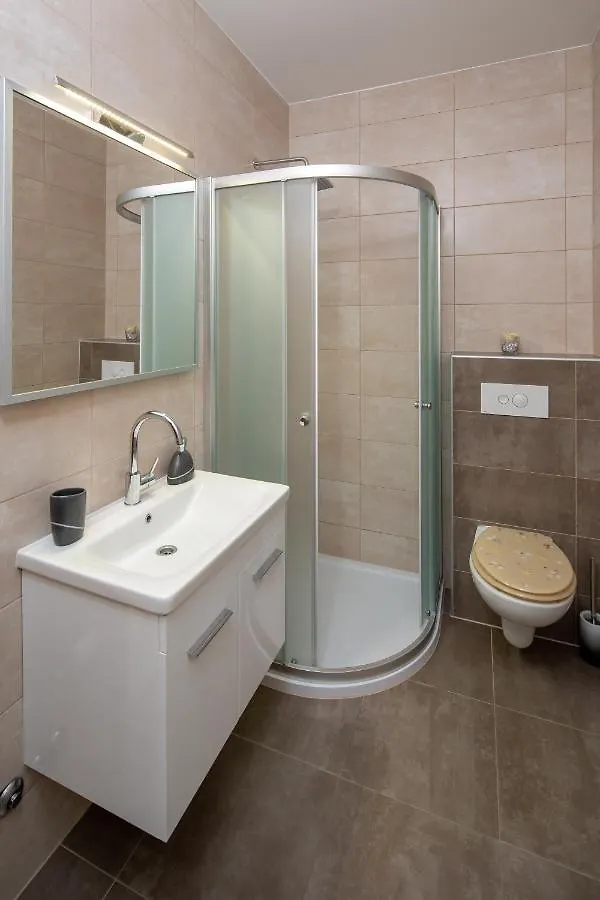 Villa Kristina Trogir 0*,  Croatia